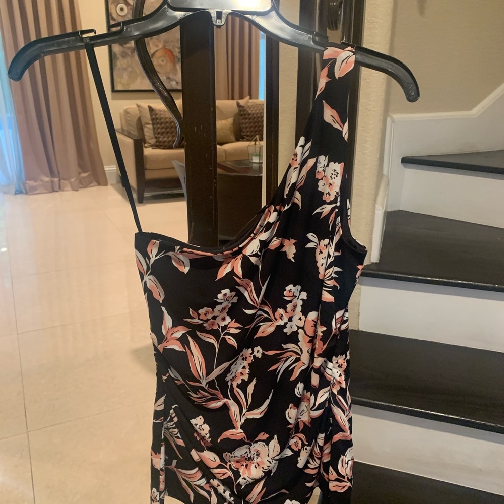 Floral One-Shoulder top